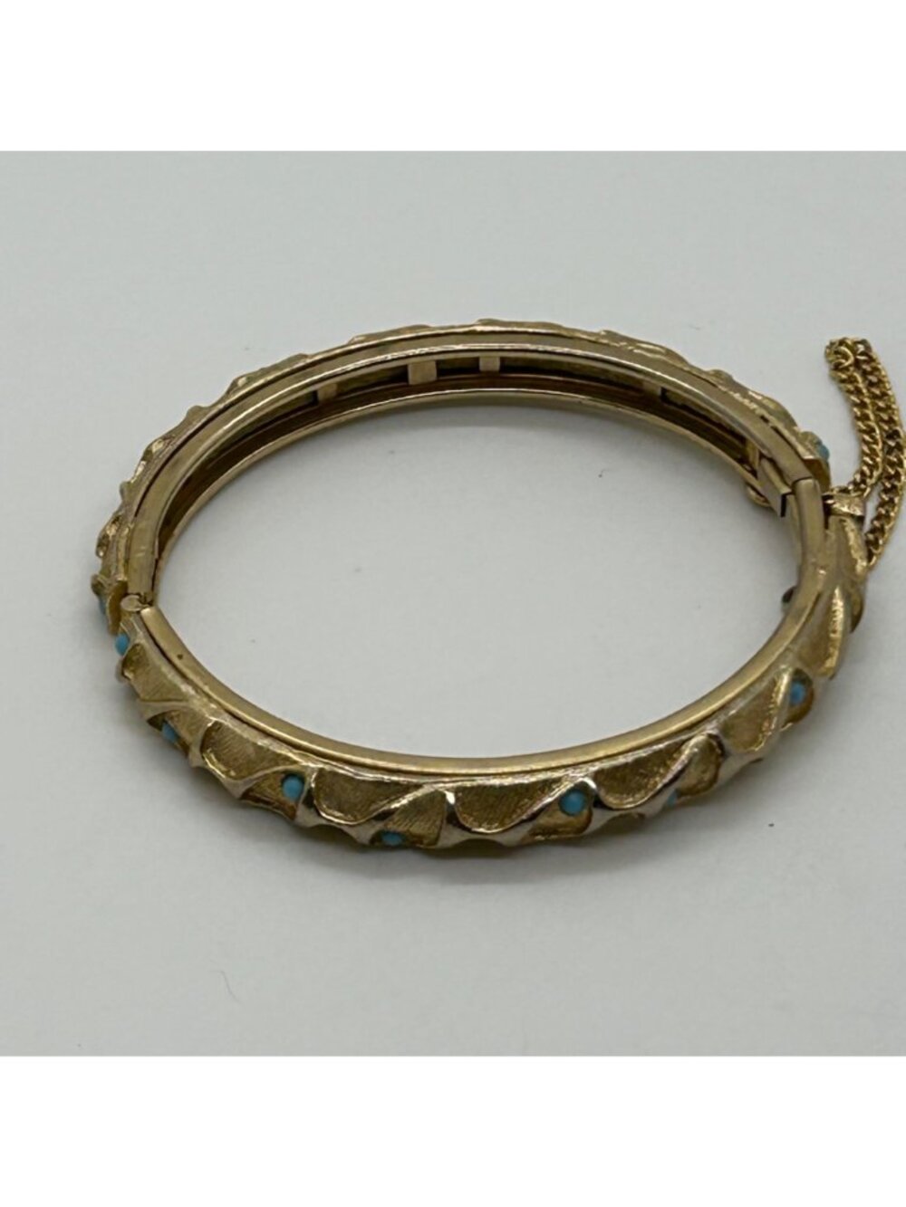 Vintage Gold-Toned Bracelet Hinged Textured Turquoise-Color Stones Safety Chain - Picture 4 of 16